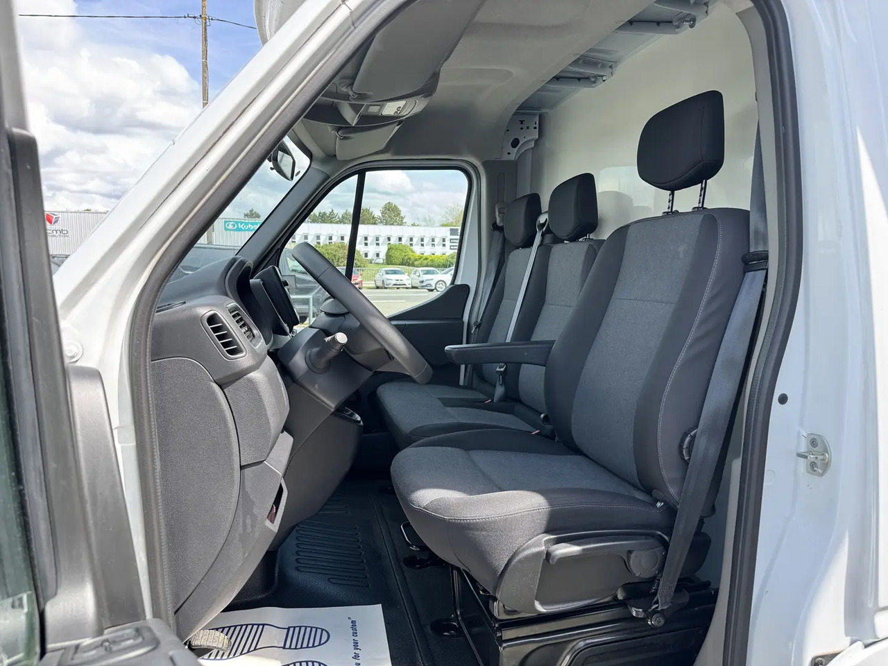Renault Master F3500 L3H1 2.3 BLUE DCI 145CH CONFORT EUROVI - Dostavno vozilo z zabojnikom: slika 5 Renault Master F3500 L3H1 2.3 BLUE DCI 145CH CONFORT EUROVI - Dostavno vozilo z zabojnikom: slika 5