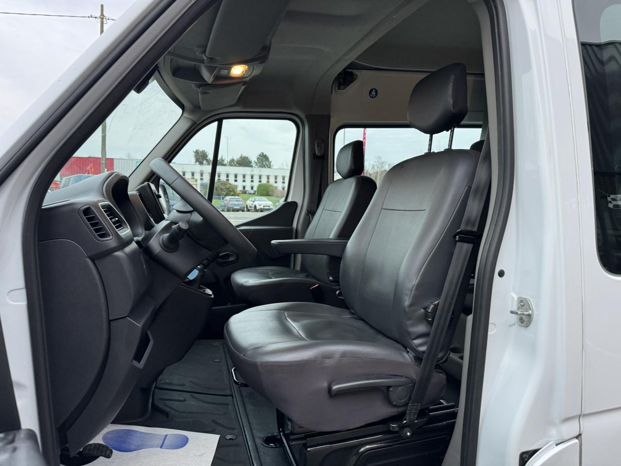 Renault Master F3500 L3H2 2.3 BLUE DCI 135CH CABINE APPROFONDIE 6 PLACES GRAND CONFORT - Dostavno vozilo z dvojno kabino: slika 5 Renault Master F3500 L3H2 2.3 BLUE DCI 135CH CABINE APPROFONDIE 6 PLACES GRAND CONFORT - Dostavno vozilo z dvojno kabino: slika 5