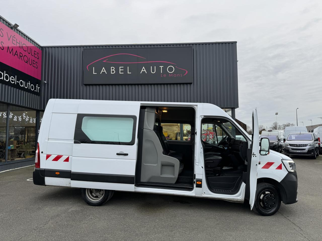Renault Master F3500 L3H2 2.3 BLUE DCI 135CH CABINE APPROFONDIE 6 PLACES GRAND CONFORT - Dostavno vozilo z dvojno kabino: slika 1 Renault Master F3500 L3H2 2.3 BLUE DCI 135CH CABINE APPROFONDIE 6 PLACES GRAND CONFORT - Dostavno vozilo z dvojno kabino: slika 1