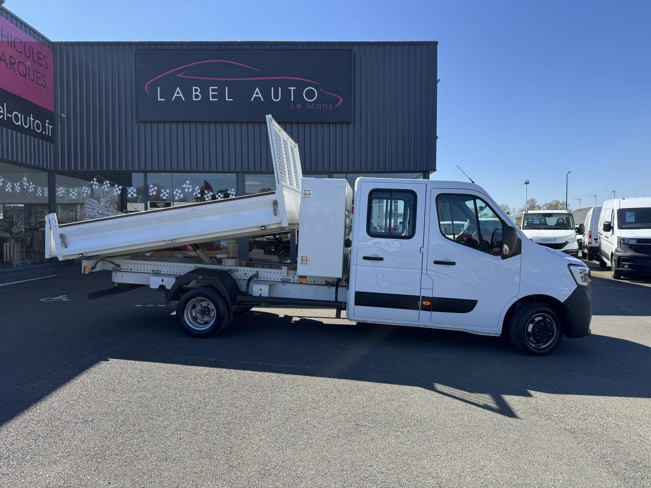 Renault Master RENAULT 3T5 BENNE + COFFRE RJ DOUBLE CABINE 6 PL 2.3 DCI 130 CH CONFORT + GPS + REGUL + CLIM - Dostavno vozilo prekucnik: slika 1 Renault Master RENAULT 3T5 BENNE + COFFRE RJ DOUBLE CABINE 6 PL 2.3 DCI 130 CH CONFORT + GPS + REGUL + CLIM - Dostavno vozilo prekucnik: slika 1