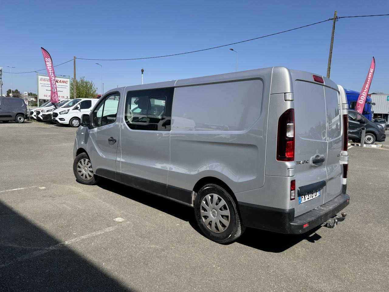 Renault Trafic L2H1 2.0 DCI 145CH CABINE APPROFONDIE 6 PLACES CONFORT EDC - Dostavno vozilo z dvojno kabino: slika 5 Renault Trafic L2H1 2.0 DCI 145CH CABINE APPROFONDIE 6 PLACES CONFORT EDC - Dostavno vozilo z dvojno kabino: slika 5