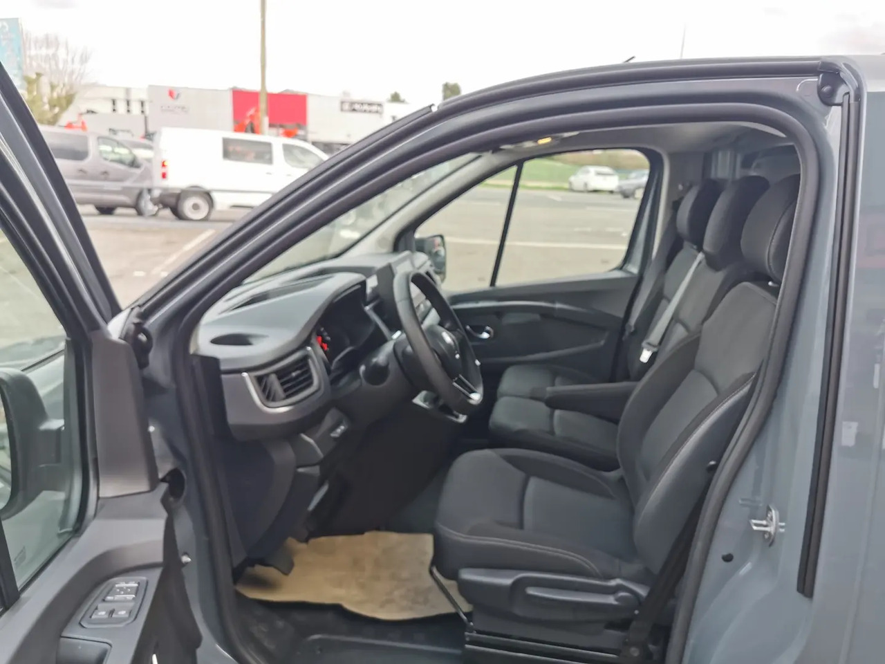 Renault Trafic L2H1 3T 2.0 BLUE DCI 170CH ADVANCE - Furgon: slika 5 Renault Trafic L2H1 3T 2.0 BLUE DCI 170CH ADVANCE - Furgon: slika 5