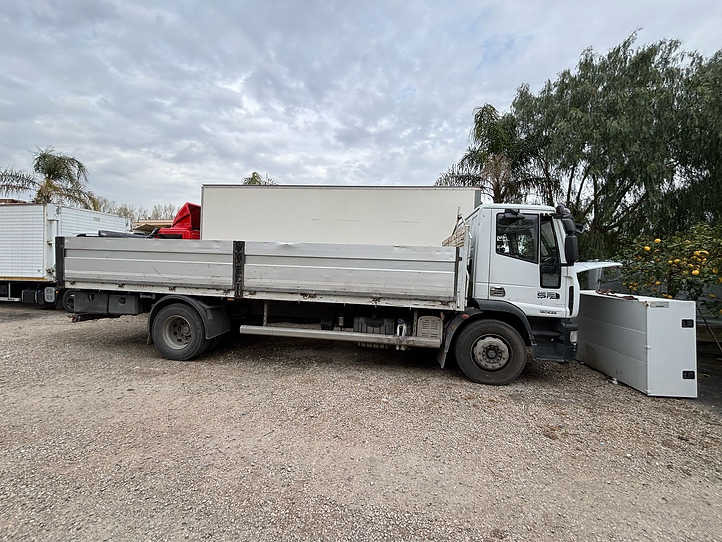 Iveco EUROCARGO 180E25 CASSONE FISSO - Tovornjak s kesonom: slika 2 Iveco EUROCARGO 180E25 CASSONE FISSO - Tovornjak s kesonom: slika 2