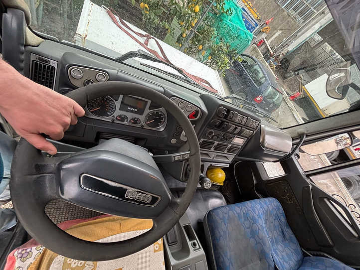 Iveco EUROCARGO 180E25 CASSONE FISSO - Tovornjak s kesonom: slika 4 Iveco EUROCARGO 180E25 CASSONE FISSO - Tovornjak s kesonom: slika 4