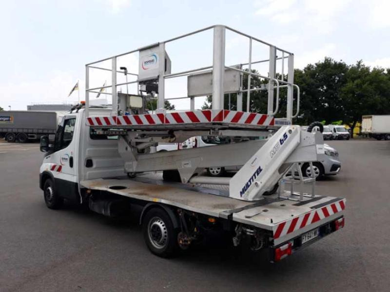Iveco Daily 35S14 Plateau Nacelle 6m50 Spécial tunnel - Dvižna ploščad montirana na tovornjak: slika 3 Iveco Daily 35S14 Plateau Nacelle 6m50 Spécial tunnel - Dvižna ploščad montirana na tovornjak: slika 3
