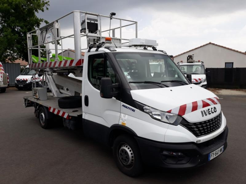 Iveco Daily 35S14 Plateau Nacelle 6m50 Spécial tunnel - Dvižna ploščad montirana na tovornjak: slika 2 Iveco Daily 35S14 Plateau Nacelle 6m50 Spécial tunnel - Dvižna ploščad montirana na tovornjak: slika 2