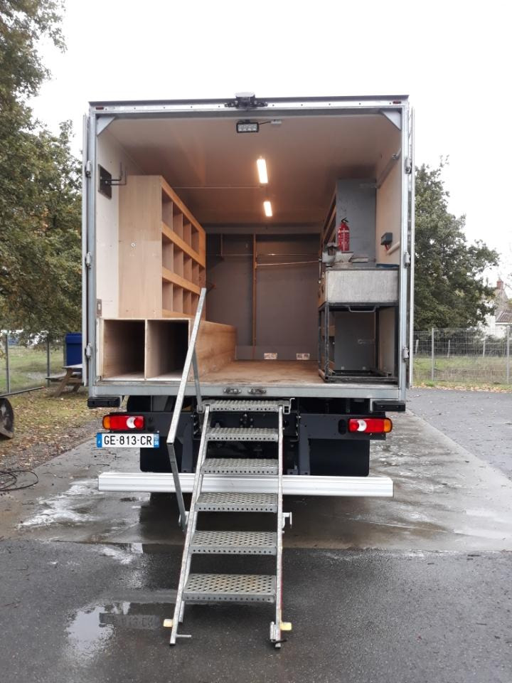 Renault D 13 HIGH K P4X2 280CV Double cabine 6 places - Tovornjak zabojnik: slika 5 Renault D 13 HIGH K P4X2 280CV Double cabine 6 places - Tovornjak zabojnik: slika 5