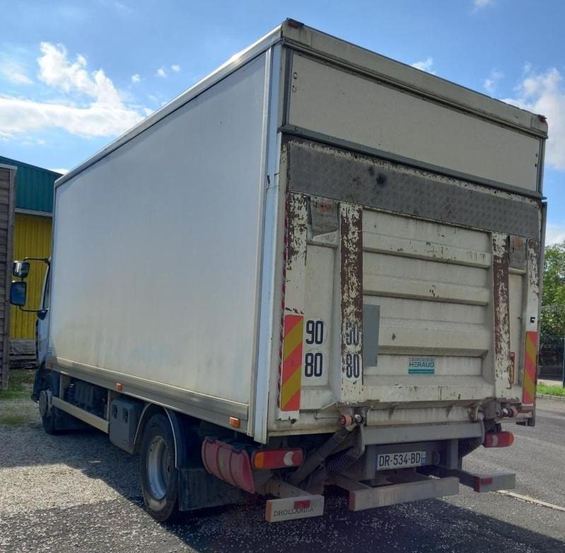 Renault D 4X2 180cv - Tovornjak zabojnik: slika 4 Renault D 4X2 180cv - Tovornjak zabojnik: slika 4