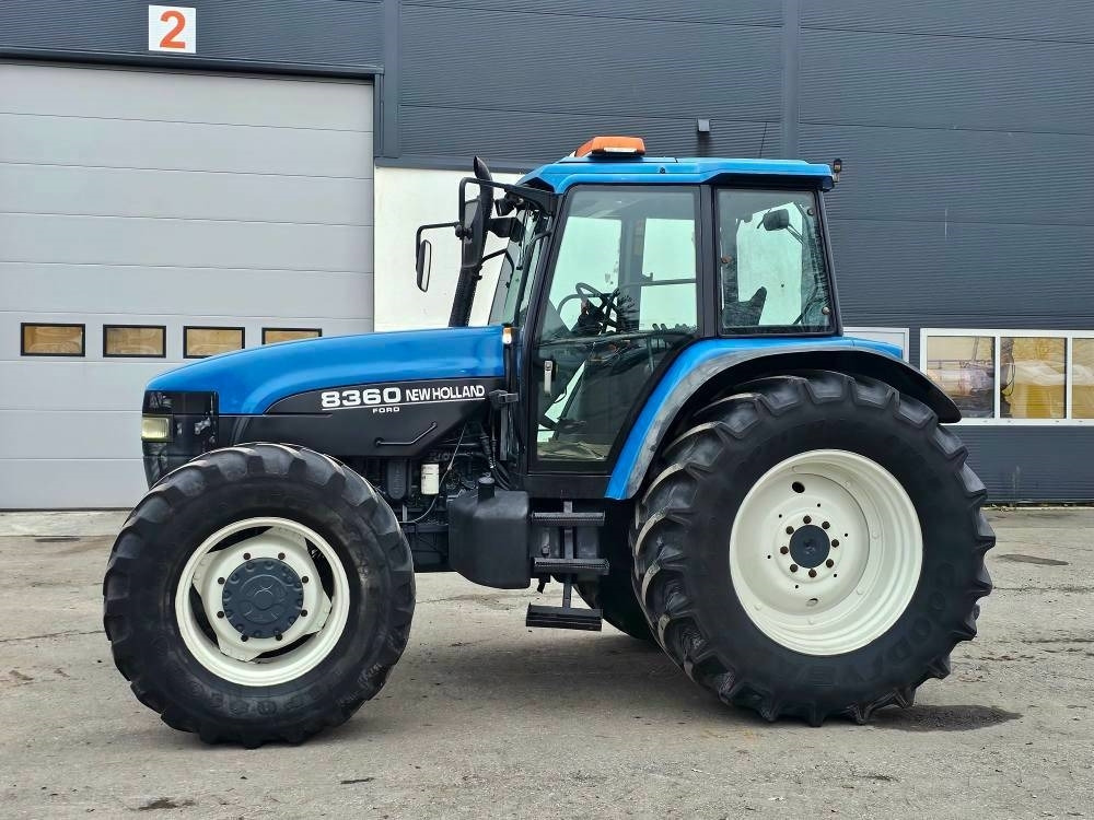 New Holland 8360 DT - Traktor: slika 3 New Holland 8360 DT - Traktor: slika 3