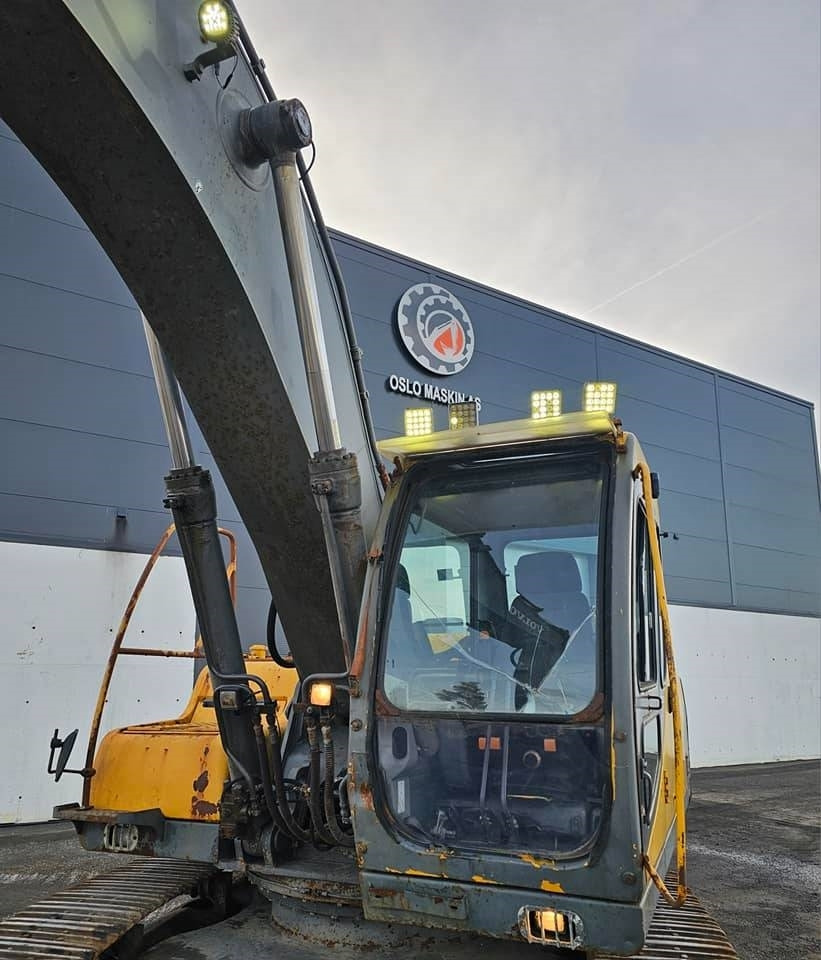 Bager goseničar Volvo EC 240 LC: slika 25