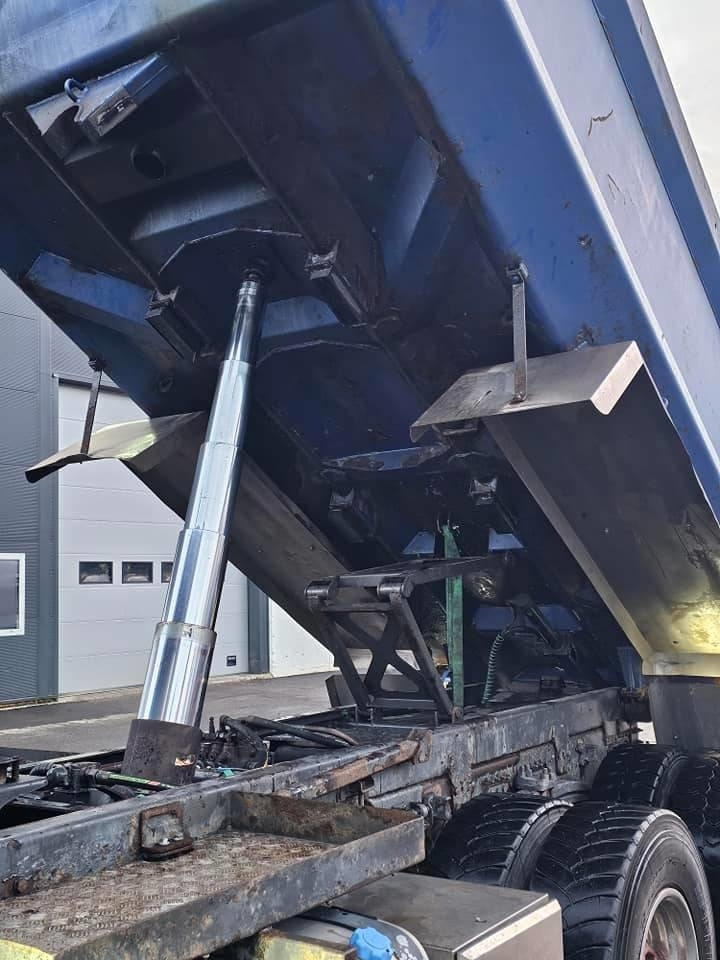 Tovornjak prekucnik Volvo FH 16 700: slika 16