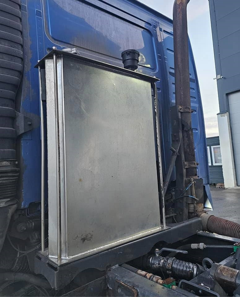 Tovornjak prekucnik Volvo FH 16 700: slika 28