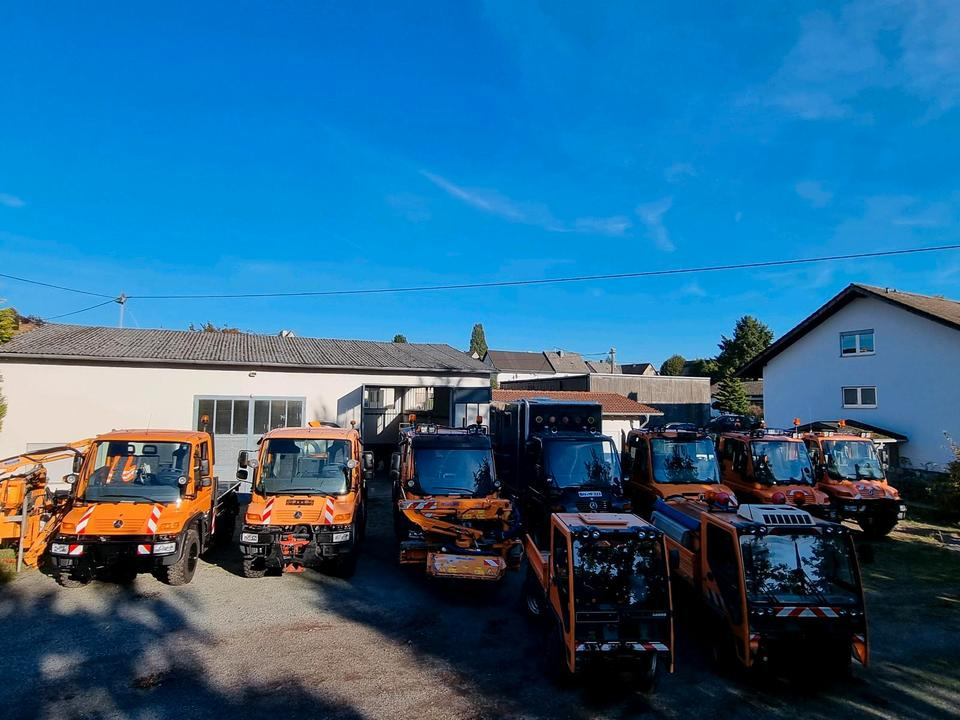 Mechaniker Schlosser Kfz Mechaniker Landmaschinen Minijob, Teilzeit oder Vollzeit Mechatroniker - Drugi stroj: slika 1 Mechaniker Schlosser Kfz Mechaniker Landmaschinen Minijob, Teilzeit oder Vollzeit Mechatroniker - Drugi stroj: slika 1