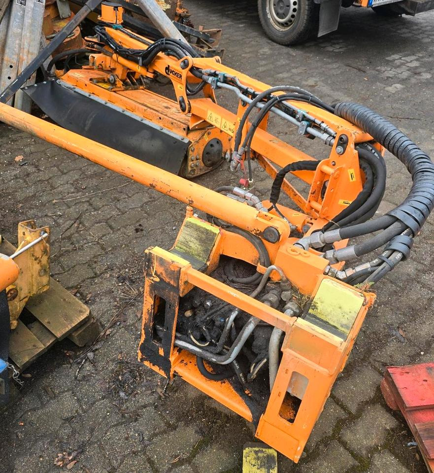 Dücker Randstreifenmäher vom DUA 800 700 Banketmäher Böschungsmäher Auslegemäher für Unimog Mulag Mähausleger - Mulčer na roki: slika 2 Dücker Randstreifenmäher vom DUA 800 700 Banketmäher Böschungsmäher Auslegemäher für Unimog Mulag Mähausleger - Mulčer na roki: slika 2