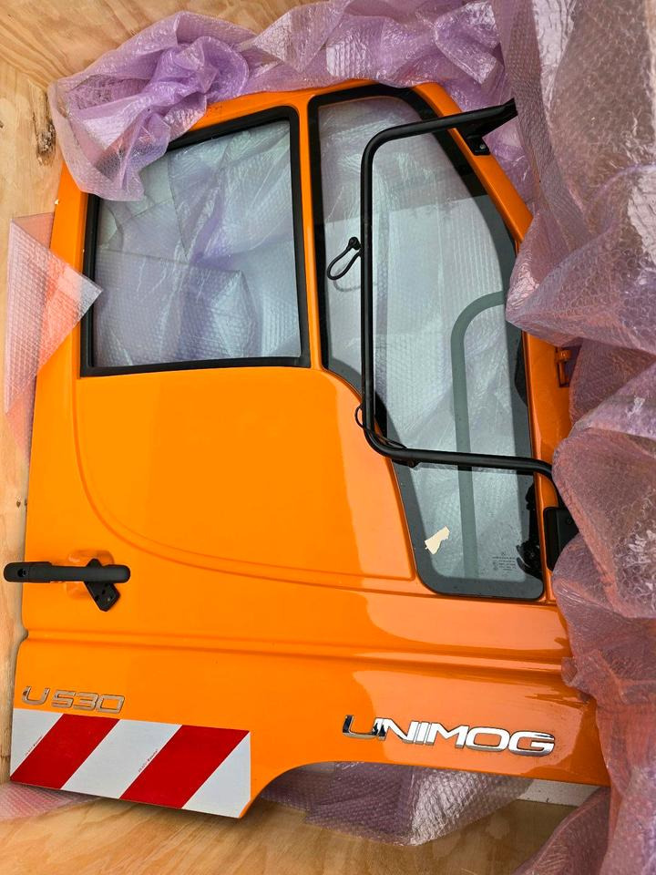 Neue Beifahrertür Tür Unimog 405 U 530 527 318 327 423 427 430 435 535 U300 400 500 Mercedes-Benz Mähtür Mulag - Vrata in deli za Vozilo za zimsko službo: slika 1 Neue Beifahrertür Tür Unimog 405 U 530 527 318 327 423 427 430 435 535 U300 400 500 Mercedes-Benz Mähtür Mulag - Vrata in deli za Vozilo za zimsko službo: slika 1