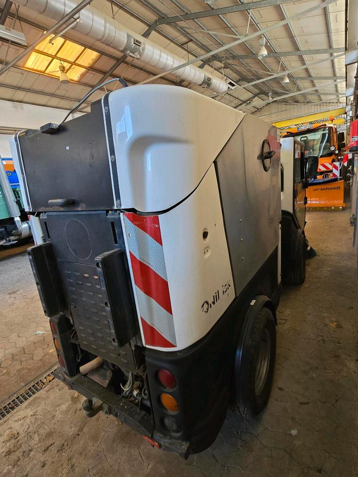 Nilfisk City Ranger 3500 Kehrmaschine Straßenkehrmaschine mit Schmidt Bediendisplay Hako Kehreinheit - Vozilo za pometanje: slika 5 Nilfisk City Ranger 3500 Kehrmaschine Straßenkehrmaschine mit Schmidt Bediendisplay Hako Kehreinheit - Vozilo za pometanje: slika 5