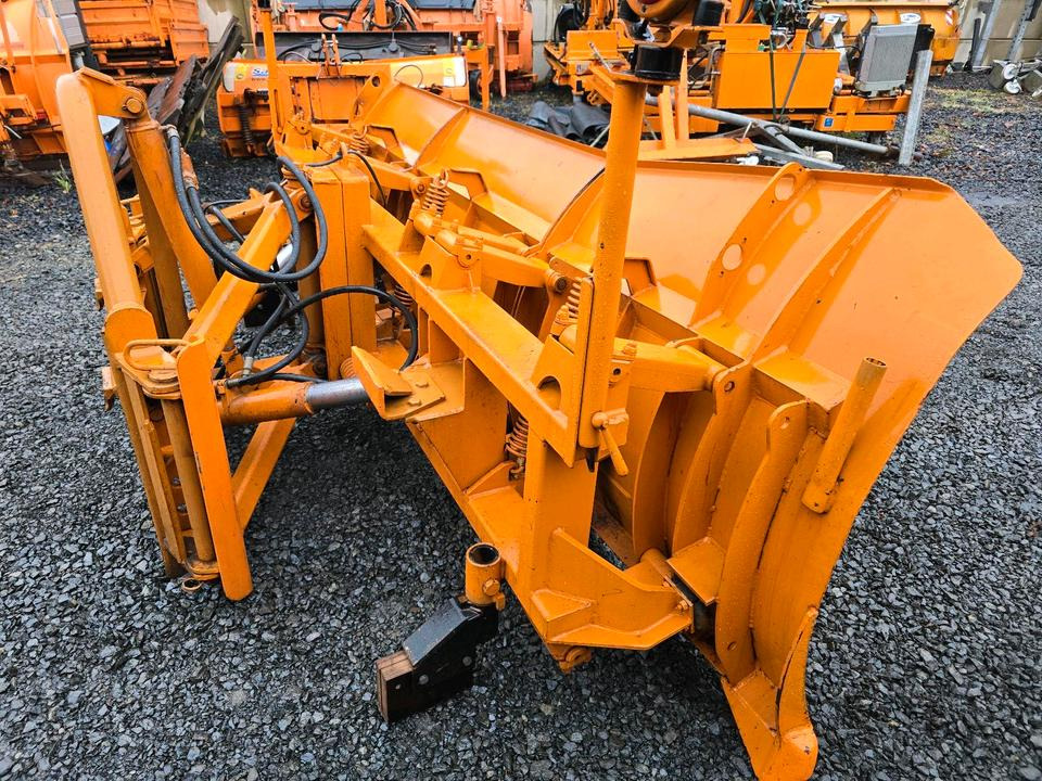 Schmidt MF 2.4 3m. Schneeschieber Schneeschild Winterdienst Räumschild Schneepflug passend für Traktor Unimog 405 UGE UGN Fronthydraulik - Snežni plug: slika 4 Schmidt MF 2.4 3m. Schneeschieber Schneeschild Winterdienst Räumschild Schneepflug passend für Traktor Unimog 405 UGE UGN Fronthydraulik - Snežni plug: slika 4