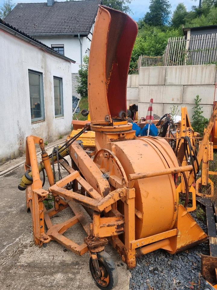 Schmidt S3 Schneeschleuder Schneefräse 240cm für Unimog U300 400 500 405 427 423 429 530 535 Schneepflug Schneeschild Scheeschieber Winterdienst Schmidt Beilhack - Snežni puhalnik: slika 1 Schmidt S3 Schneeschleuder Schneefräse 240cm für Unimog U300 400 500 405 427 423 429 530 535 Schneepflug Schneeschild Scheeschieber Winterdienst Schmidt Beilhack - Snežni puhalnik: slika 1