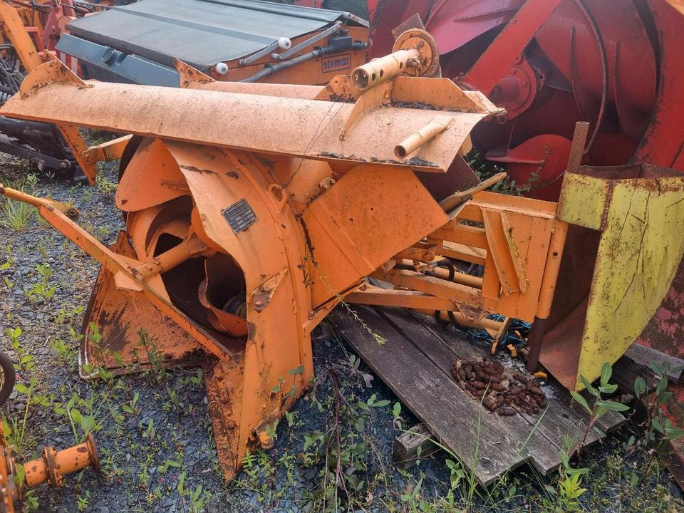 Schmidt Schneeschleuder S1 Schneefräse Schneepflug Schneeschild Scheeschieber Winterdienst Unimog 405 427 423 500 400 300 Beilhack - Snežni plug: slika 1 Schmidt Schneeschleuder S1 Schneefräse Schneepflug Schneeschild Scheeschieber Winterdienst Unimog 405 427 423 500 400 300 Beilhack - Snežni plug: slika 1