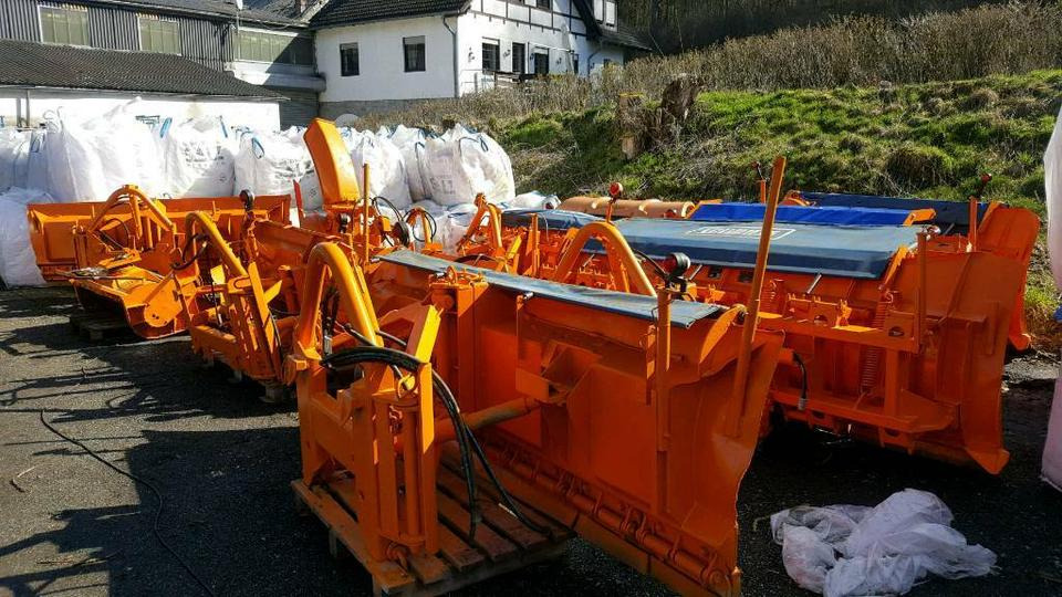 Schneepflug Schmidt Beilhack Winterdienst Schneeschild Unimog - Snežni plug: slika 1 Schneepflug Schmidt Beilhack Winterdienst Schneeschild Unimog - Snežni plug: slika 1