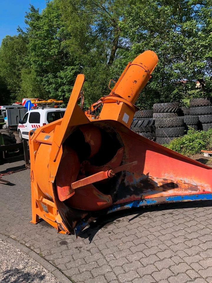 Schneeschleuder Beilhack HS 135 S Schneefräse Anbau- Schneeschleuder für Unimog 405 U300 U 400 500 405 423 430 530 318 527 427 327 - Snežni puhalnik: slika 4 Schneeschleuder Beilhack HS 135 S Schneefräse Anbau- Schneeschleuder für Unimog 405 U300 U 400 500 405 423 430 530 318 527 427 327 - Snežni puhalnik: slika 4