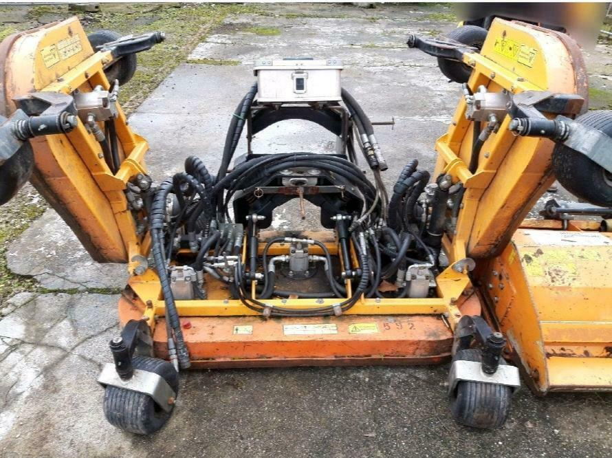 Stensballe Mähdeck 340cm Sichelmähwerk für Reformtrac Metrac Böschungsmulcher Sichelmähdeck terratrac Metrac Reform Hangmäher - Vrtna kosilnica: slika 1 Stensballe Mähdeck 340cm Sichelmähwerk für Reformtrac Metrac Böschungsmulcher Sichelmähdeck terratrac Metrac Reform Hangmäher - Vrtna kosilnica: slika 1