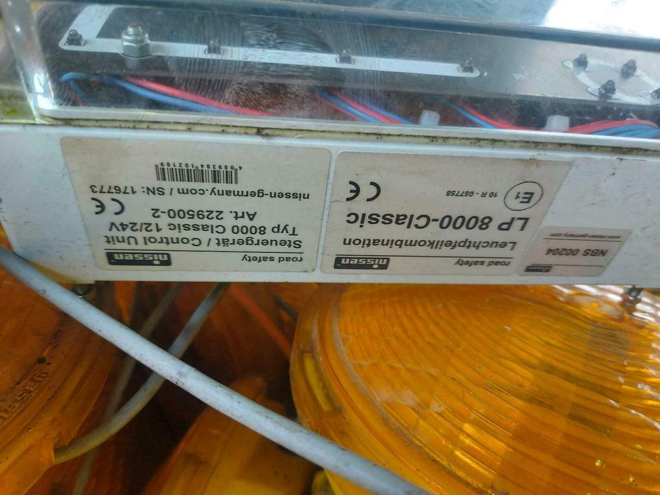 Steuergerät LP 8000 Classic Nissen LED Absperrtafel Vorwarntafel - Električni sistem: slika 3 Steuergerät LP 8000 Classic Nissen LED Absperrtafel Vorwarntafel - Električni sistem: slika 3