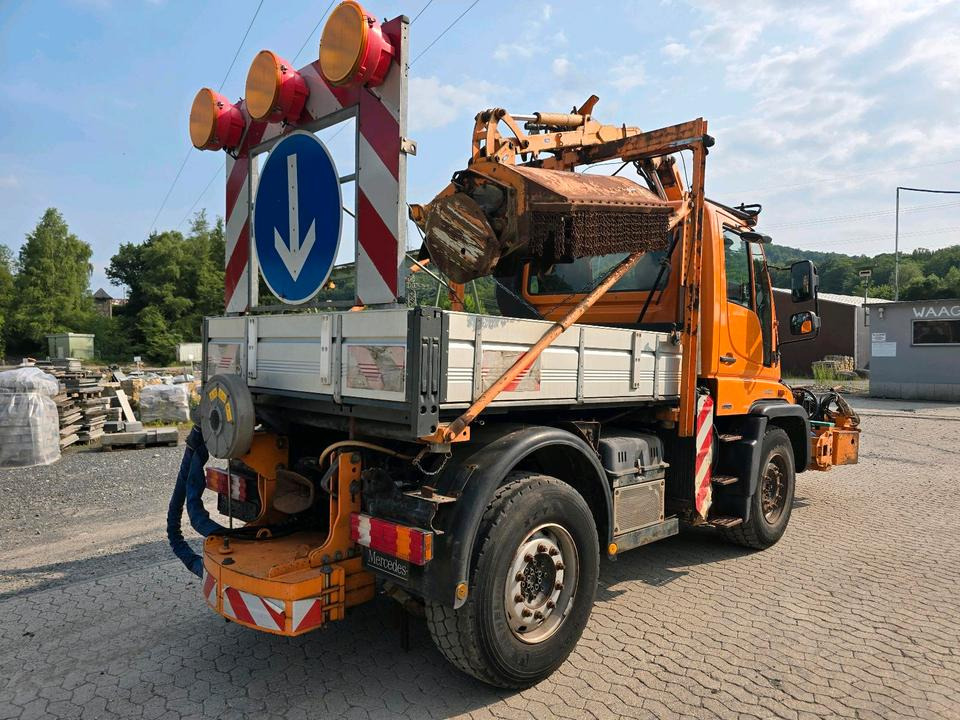 Unimog 405/12 U400 6-Zylinder Mulag Mähausleger MKM 700 UGN UGE 405/10 Mercedes-Benz U 300 500 Böschungsmäher 400 - Vozilo za zimsko službo: slika 4 Unimog 405/12 U400 6-Zylinder Mulag Mähausleger MKM 700 UGN UGE 405/10 Mercedes-Benz U 300 500 Böschungsmäher 400 - Vozilo za zimsko službo: slika 4