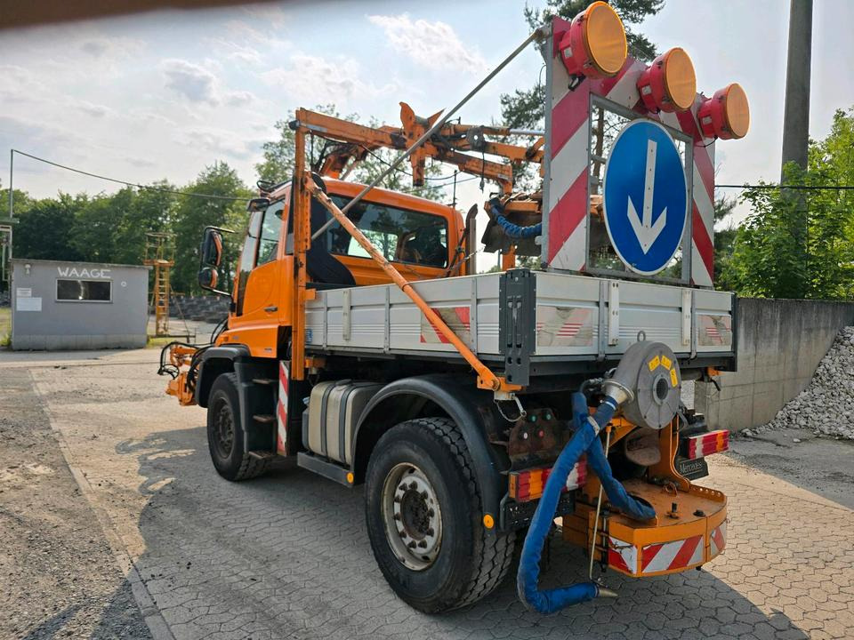 Unimog 405/12 U400 6-Zylinder Mulag Mähausleger MKM 700 UGN UGE 405/10 Mercedes-Benz U 300 500 Böschungsmäher 400 - Vozilo za zimsko službo: slika 3 Unimog 405/12 U400 6-Zylinder Mulag Mähausleger MKM 700 UGN UGE 405/10 Mercedes-Benz U 300 500 Böschungsmäher 400 - Vozilo za zimsko službo: slika 3
