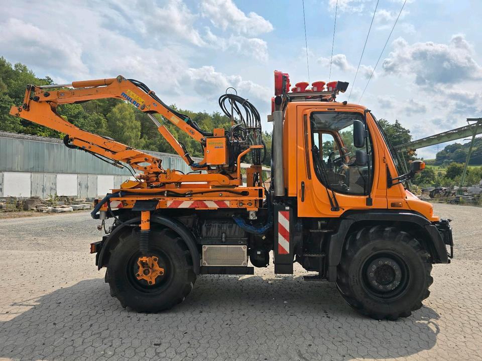 Unimog U400 6-Zylinder 2010 405/10 405/12 NKS-Z-UGN-43K Bluetec 5 Mercedes-Benz UGE UGN Mulag MHU 800 Mähausleger Böschungsmäher Böschungsmulcher Küpper-Weisser IMS Salzstreuer - Vozilo za zimsko službo: slika 3 Unimog U400 6-Zylinder 2010 405/10 405/12 NKS-Z-UGN-43K Bluetec 5 Mercedes-Benz UGE UGN Mulag MHU 800 Mähausleger Böschungsmäher Böschungsmulcher Küpper-Weisser IMS Salzstreuer - Vozilo za zimsko službo: slika 3