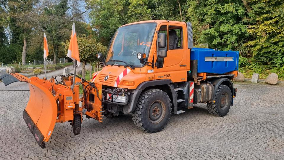 Zu Vermieten Unimog U 290 300 400 500 mit Winterdienstausstattung Schmidt Stratos Schneepflug Mercedes Benz - Vozilo za zimsko službo: slika 1 Zu Vermieten Unimog U 290 300 400 500 mit Winterdienstausstattung Schmidt Stratos Schneepflug Mercedes Benz - Vozilo za zimsko službo: slika 1