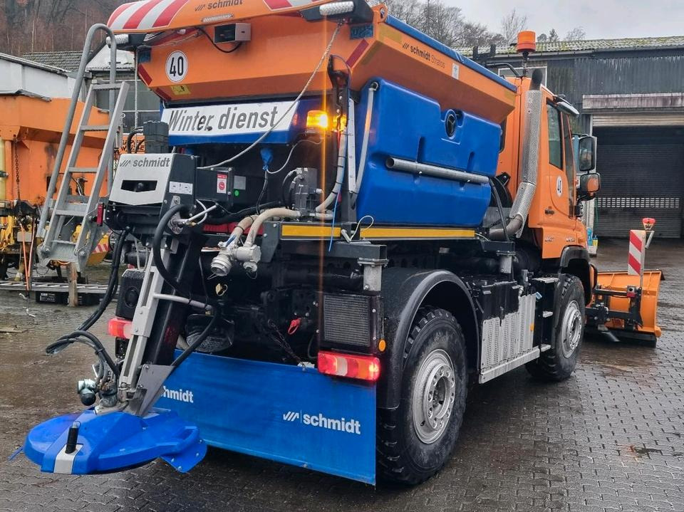 Zu vermieten Unimog 405 U427 Winterdienst Schmidt Salzstreuer 423 429 430 Mercedes Benz 318 527 Vermietung - Vozilo za zimsko službo: slika 3 Zu vermieten Unimog 405 U427 Winterdienst Schmidt Salzstreuer 423 429 430 Mercedes Benz 318 527 Vermietung - Vozilo za zimsko službo: slika 3
