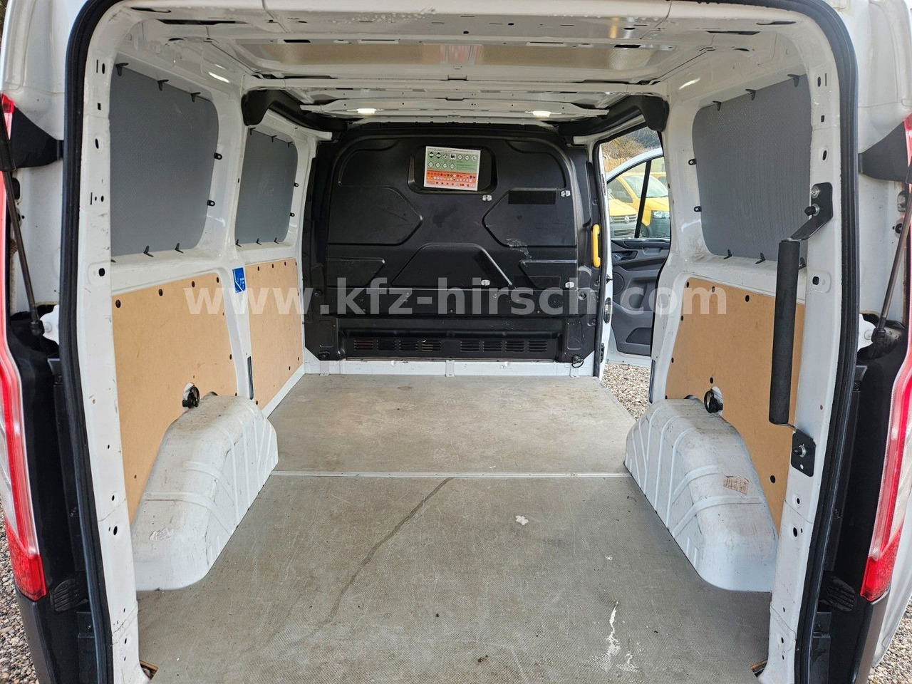 Ford Transit Custom Klima Sitzhzg Bluetooth Multi 1Hd - Furgon: slika 3 Ford Transit Custom Klima Sitzhzg Bluetooth Multi 1Hd - Furgon: slika 3
