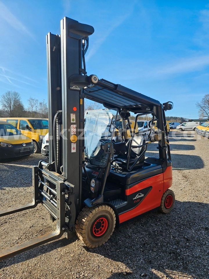 Linde E25 R Roadster , 6.880mm Hubhöhe, StVZO hydr. Zi - Električni viličar: slika 5 Linde E25 R Roadster , 6.880mm Hubhöhe, StVZO hydr. Zi - Električni viličar: slika 5