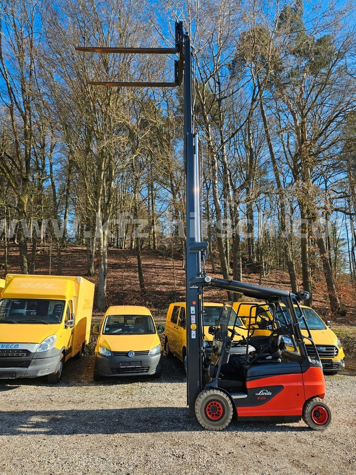 Linde E25 R Roadster , 6.880mm Hubhöhe, StVZO hydr. Zi - Električni viličar: slika 1 Linde E25 R Roadster , 6.880mm Hubhöhe, StVZO hydr. Zi - Električni viličar: slika 1