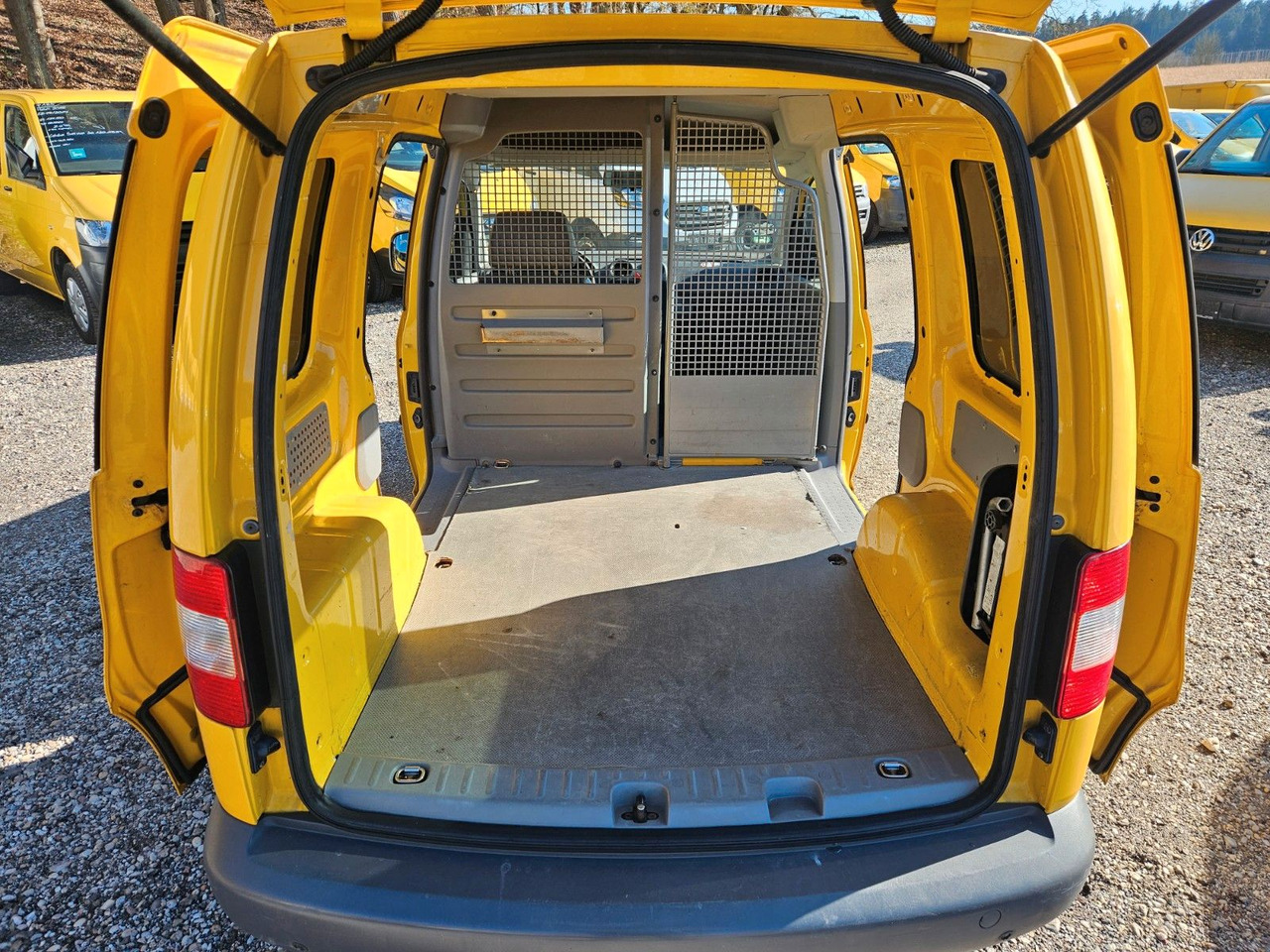 Volkswagen Caddy 2.0 SDI*1.Hand*S-heft*2xSchiebetüre - Potniški kombi: slika 5 Volkswagen Caddy 2.0 SDI*1.Hand*S-heft*2xSchiebetüre - Potniški kombi: slika 5