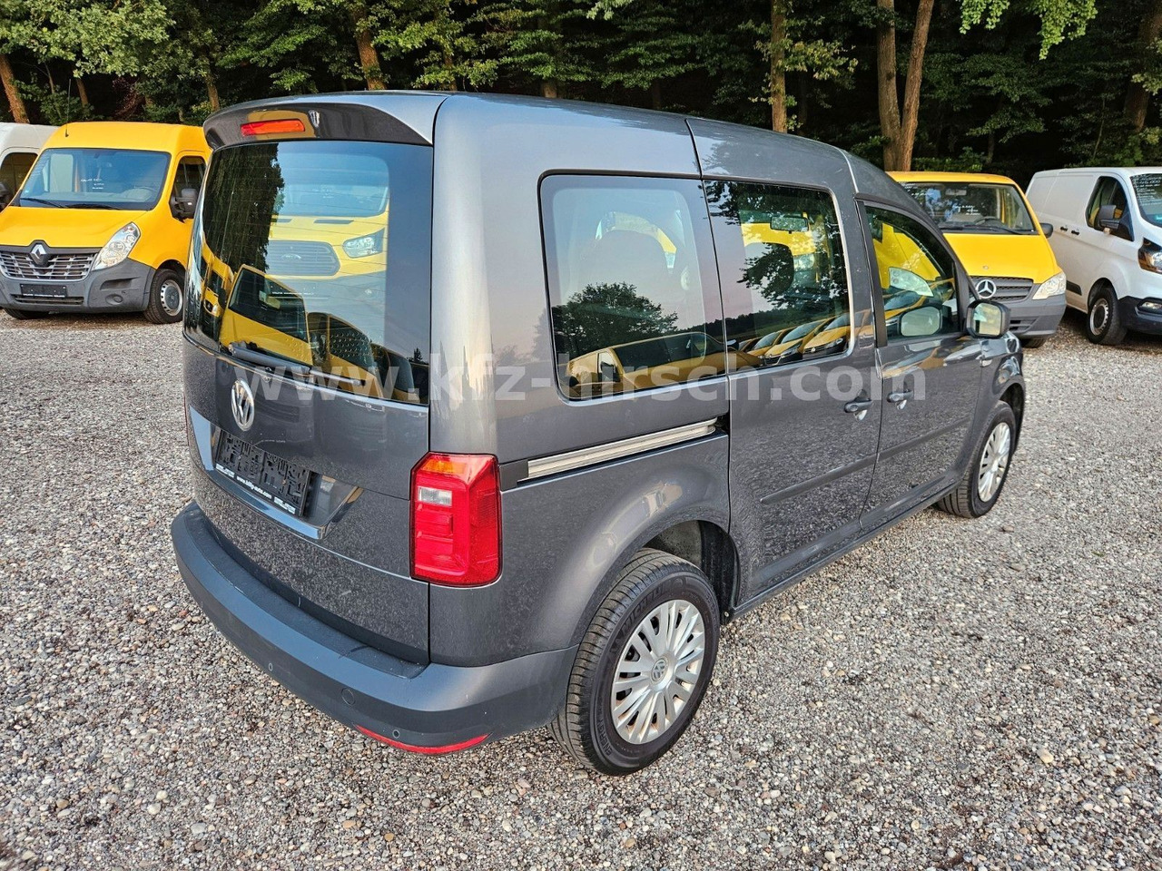 Volkswagen Caddy Temp*Sitzhzg*Navi*Blueth*2xSchiebetüre*1Hd - Potniški kombi: slika 4 Volkswagen Caddy Temp*Sitzhzg*Navi*Blueth*2xSchiebetüre*1Hd - Potniški kombi: slika 4