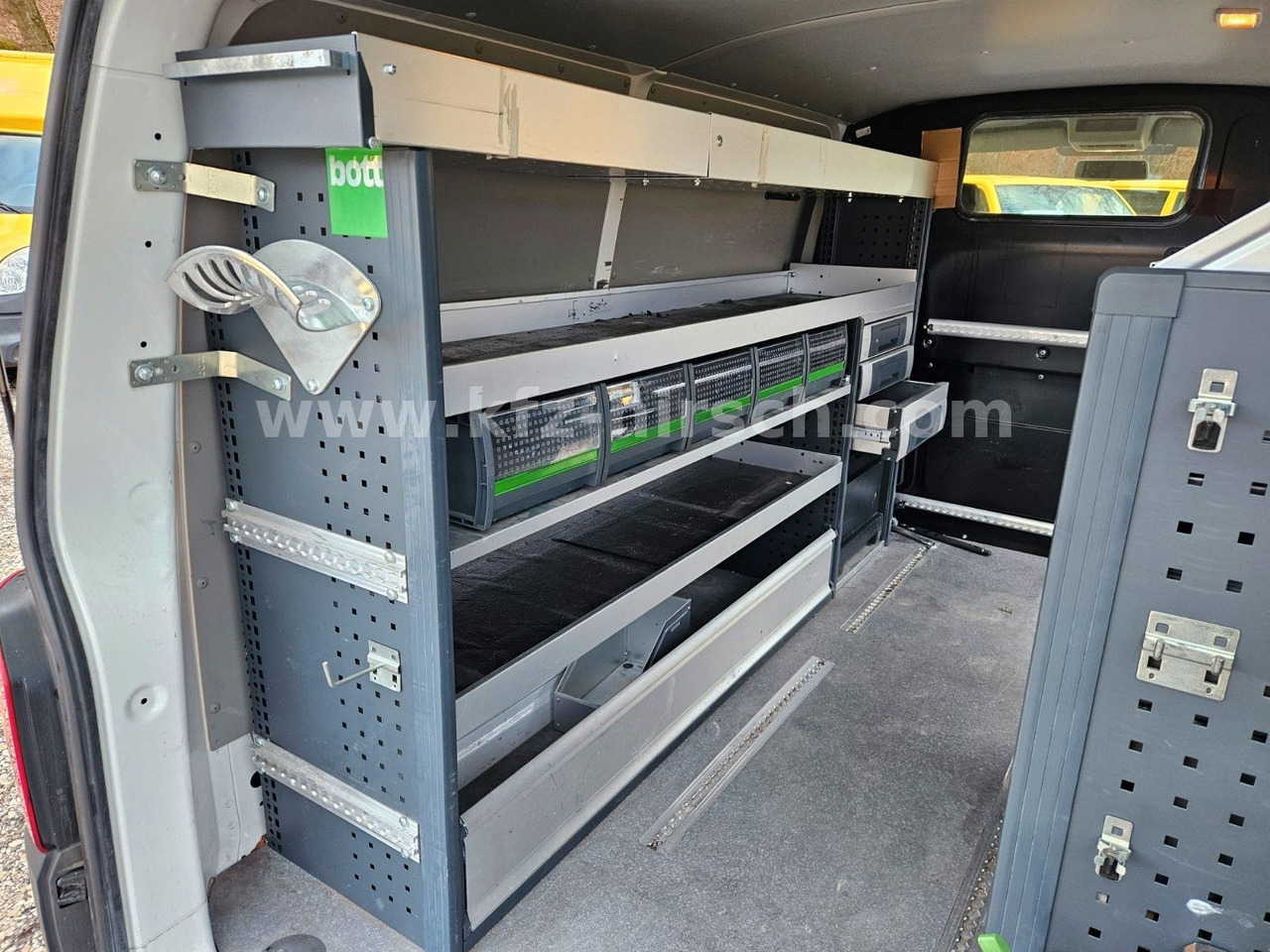 Volkswagen T6 Automatik/ DSG Sortimo Stdhzg Behindertenger. - Potniški kombi: slika 4 Volkswagen T6 Automatik/ DSG Sortimo Stdhzg Behindertenger. - Potniški kombi: slika 4