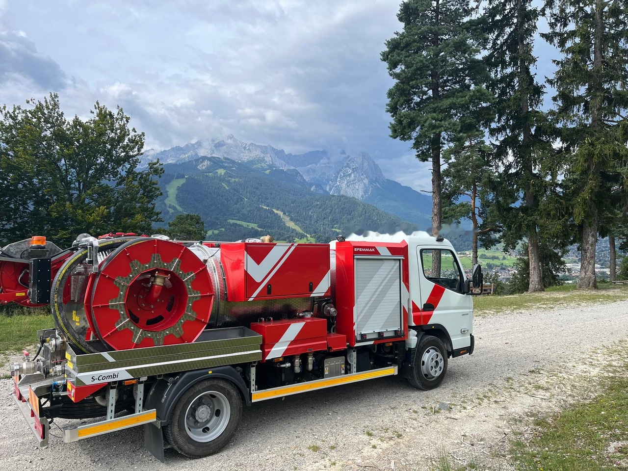 EFEMMAK S-Combi Combined Sewer Jetting And Vacuum Vehicle - Vakuumski tovornjak: slika 1 EFEMMAK S-Combi Combined Sewer Jetting And Vacuum Vehicle - Vakuumski tovornjak: slika 1
