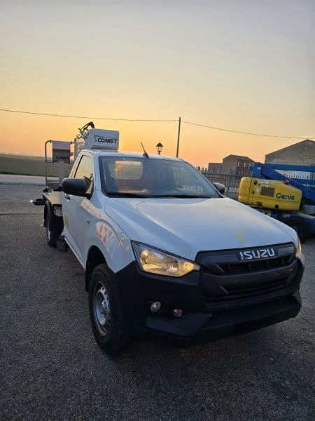 Isuzu D-Max 4x4 podnośnik koszowy 16 m Comet New Eurosky bucket truck boom lift - Dvižna ploščad montirana na tovornjak: slika 1 Isuzu D-Max 4x4 podnośnik koszowy 16 m Comet New Eurosky bucket truck boom lift - Dvižna ploščad montirana na tovornjak: slika 1