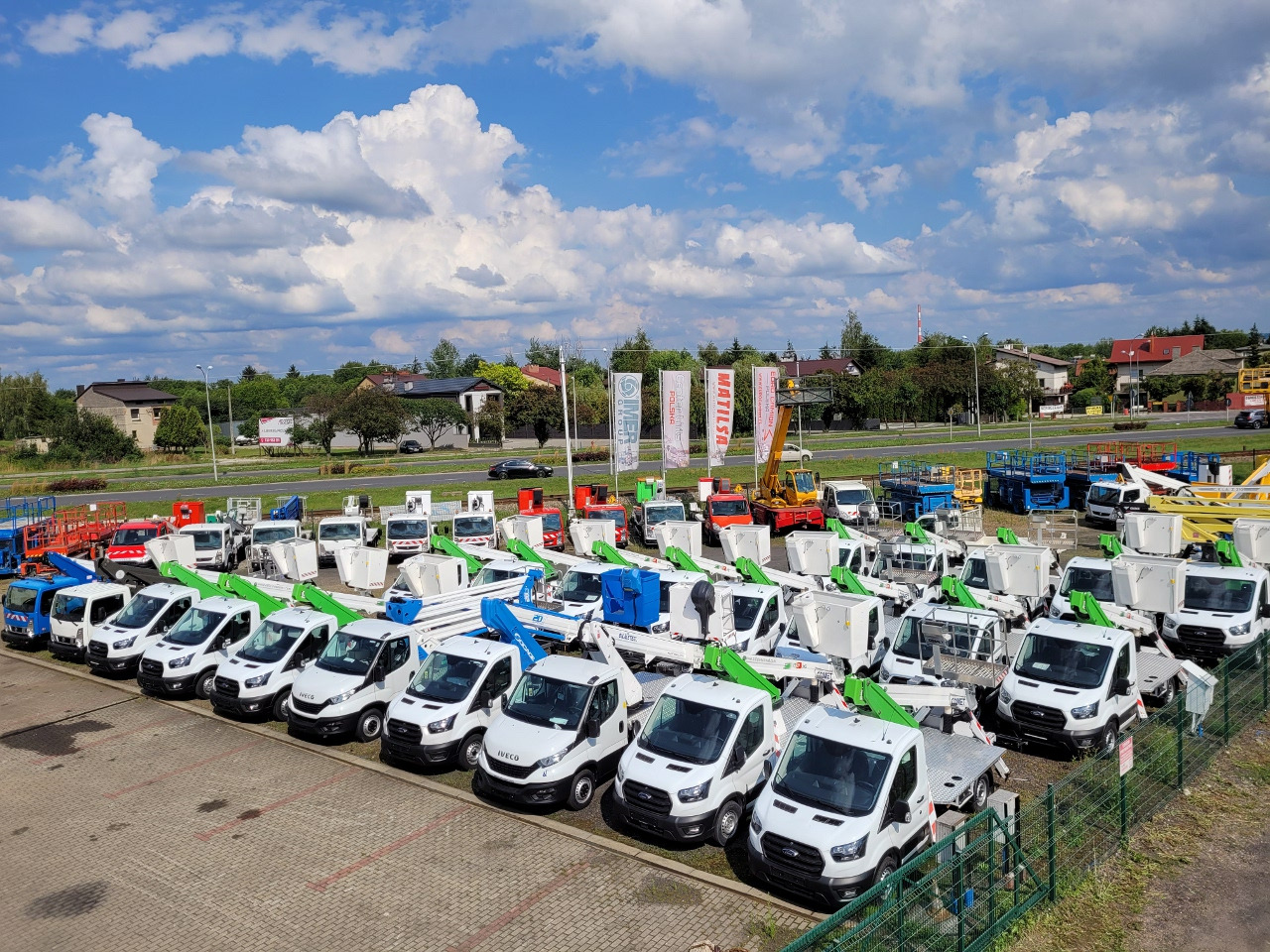 Iveco Daily 35S11 podnośnik koszowy 20 m Multitel MT202DS bucket truck boom lift - Dvižna ploščad montirana na tovornjak: slika 2 Iveco Daily 35S11 podnośnik koszowy 20 m Multitel MT202DS bucket truck boom lift - Dvižna ploščad montirana na tovornjak: slika 2