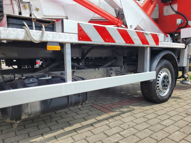 Iveco Daily 35S12 podnośnik koszowy 21 m Multitel MX210 - Dvižna ploščad montirana na tovornjak: slika 4 Iveco Daily 35S12 podnośnik koszowy 21 m Multitel MX210 - Dvižna ploščad montirana na tovornjak: slika 4