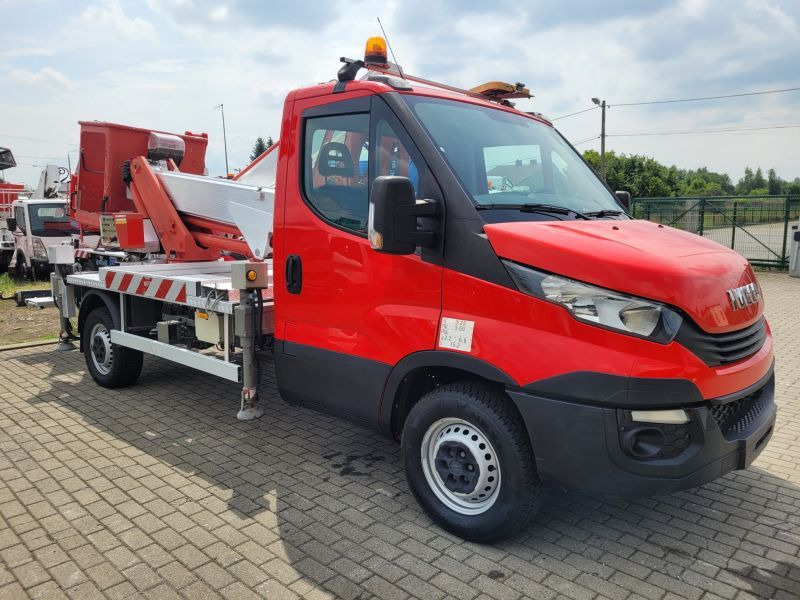 Iveco Daily 35S12 podnośnik koszowy 21 m Multitel MX210 - Dvižna ploščad montirana na tovornjak: slika 2 Iveco Daily 35S12 podnośnik koszowy 21 m Multitel MX210 - Dvižna ploščad montirana na tovornjak: slika 2