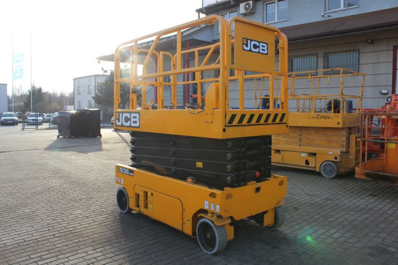 JCB podnośnik nożycowy elektryczny 12 m JCB S3246E electric scissor lift - Škarjasta dvižna ploščad: slika 5 JCB podnośnik nożycowy elektryczny 12 m JCB S3246E electric scissor lift - Škarjasta dvižna ploščad: slika 5