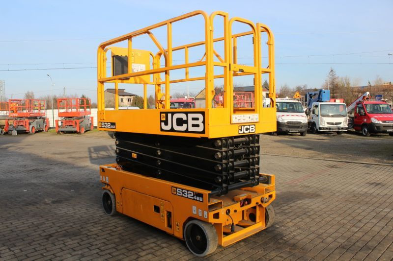 JCB podnośnik nożycowy elektryczny 12 m JCB S3246E electric scissor lift - Škarjasta dvižna ploščad: slika 3 JCB podnośnik nożycowy elektryczny 12 m JCB S3246E electric scissor lift - Škarjasta dvižna ploščad: slika 3