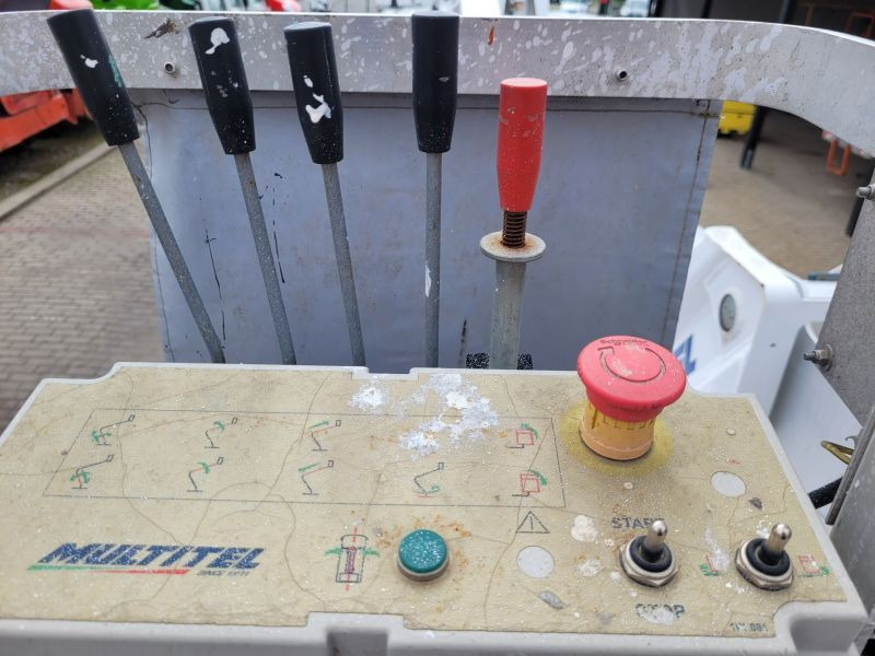 Dvižna ploščad montirana na tovornjak Nissan Cabstar NT400 podnośnik koszowy 20 m Multitel HX195: slika 15