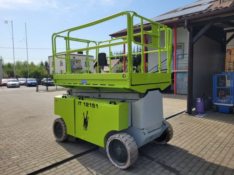 Podnośnik nożycowy samojezdny elektryczny 14 m Iteco IT 12151 - Škarjasta dvižna ploščad: slika 4 Podnośnik nożycowy samojezdny elektryczny 14 m Iteco IT 12151 - Škarjasta dvižna ploščad: slika 4