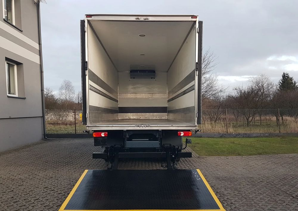 DAF 16T LF 230 WINDA CHŁODNIA 16EP 6,58x2,48x2,38 KLIMA IZOTERMA MROŹNIA - Tovornjak hladilnik: slika 5 DAF 16T LF 230 WINDA CHŁODNIA 16EP 6,58x2,48x2,38 KLIMA IZOTERMA MROŹNIA - Tovornjak hladilnik: slika 5