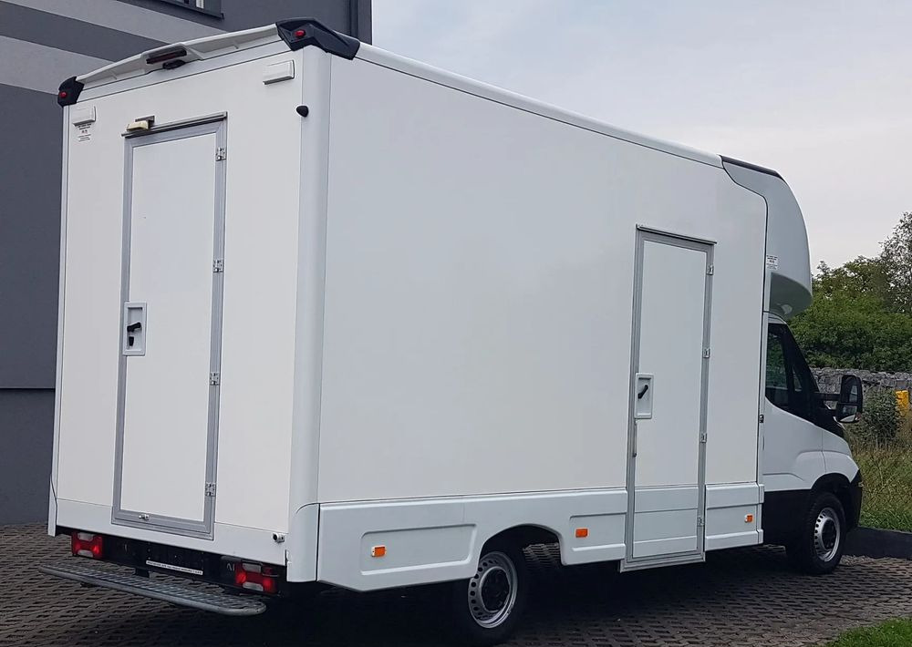 Iveco DAILY KONTENER NISKOPODŁOGOWY 4,31x2,24x2,43 FOODTRUCK SKLEP KAMPER KLIMA BAR KONIOWÓZ - Dostavno vozilo z zabojnikom: slika 4 Iveco DAILY KONTENER NISKOPODŁOGOWY 4,31x2,24x2,43 FOODTRUCK SKLEP KAMPER KLIMA BAR KONIOWÓZ - Dostavno vozilo z zabojnikom: slika 4