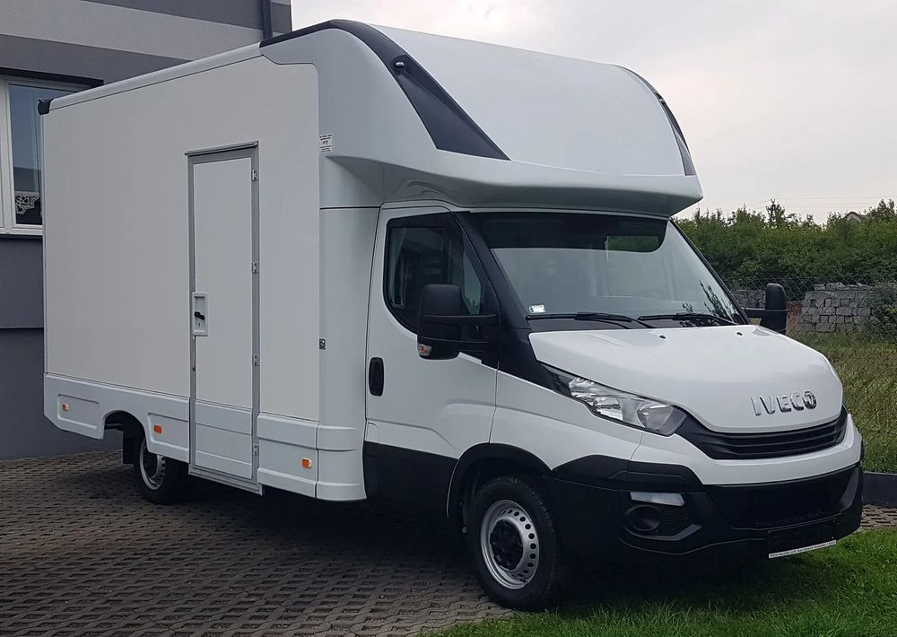 Iveco DAILY KONTENER NISKOPODŁOGOWY 4,31x2,24x2,43 FOODTRUCK SKLEP KAMPER KLIMA BAR KONIOWÓZ - Dostavno vozilo z zabojnikom: slika 1 Iveco DAILY KONTENER NISKOPODŁOGOWY 4,31x2,24x2,43 FOODTRUCK SKLEP KAMPER KLIMA BAR KONIOWÓZ - Dostavno vozilo z zabojnikom: slika 1